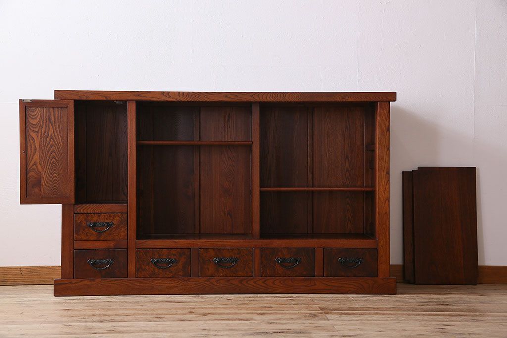 中古　民芸家具　楡材総無垢　重厚な佇まいが趣ある五尺水屋箪笥サイドボード