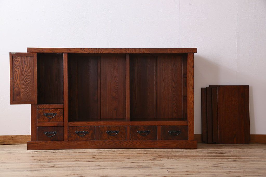 中古　民芸家具　楡材総無垢　重厚な佇まいが趣ある五尺水屋箪笥サイドボード