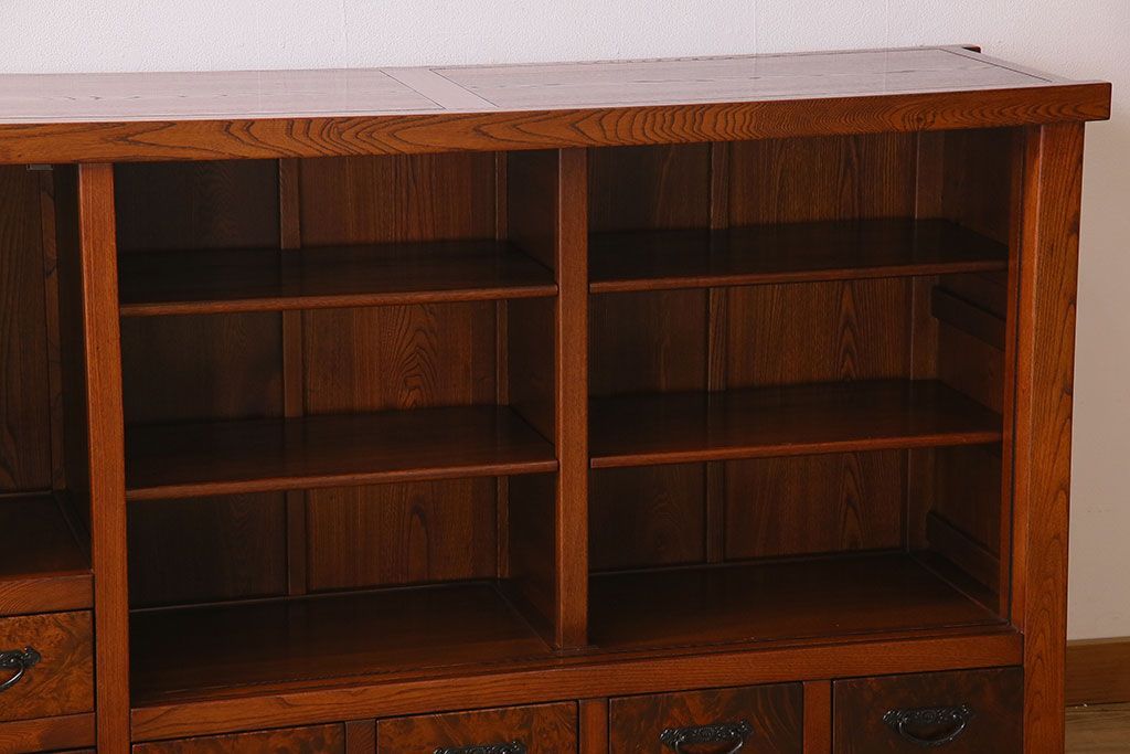 中古　民芸家具　楡材総無垢　重厚な佇まいが趣ある五尺水屋箪笥サイドボード