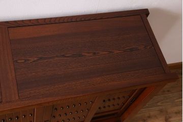 中古　民芸家具　楡材総無垢　重厚な佇まいが趣ある五尺水屋箪笥サイドボード