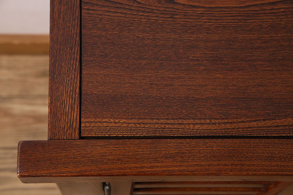 中古　民芸家具　楡材総無垢　重厚な佇まいが趣ある五尺水屋箪笥サイドボード