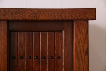 中古　民芸家具　楡材総無垢　重厚な佇まいが趣ある五尺水屋箪笥サイドボード