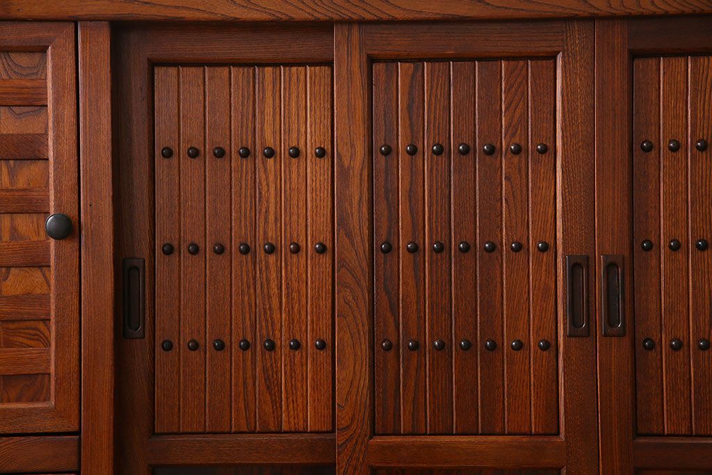 中古　民芸家具　楡材総無垢　重厚な佇まいが趣ある五尺水屋箪笥サイドボード