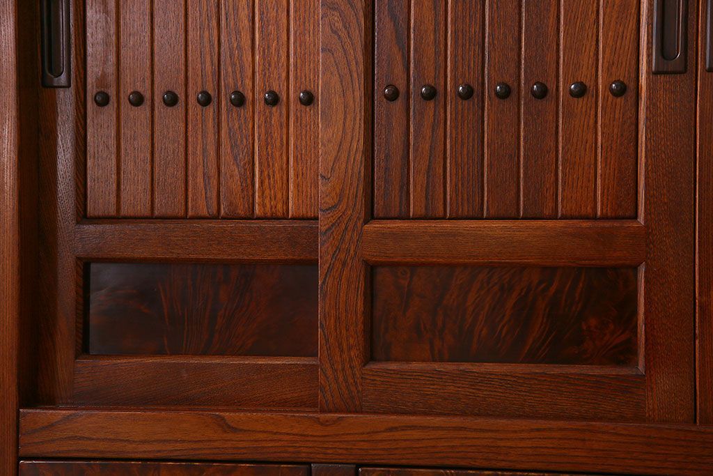 中古　民芸家具　楡材総無垢　重厚な佇まいが趣ある五尺水屋箪笥サイドボード