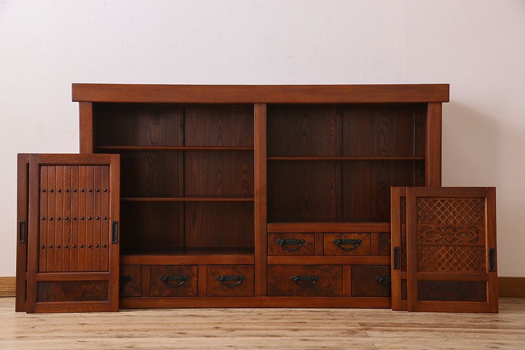 中古　民芸家具　楡材総無垢　重厚な佇まいが趣ある五尺水屋箪笥サイドボード(2)