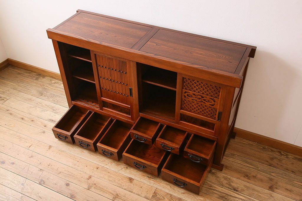 中古　民芸家具　楡材総無垢　重厚な佇まいが趣ある五尺水屋箪笥サイドボード(2)