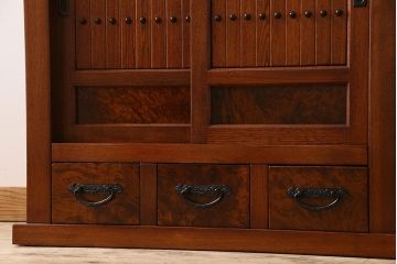 中古　民芸家具　楡材総無垢　重厚な佇まいが趣ある五尺水屋箪笥サイドボード(2)