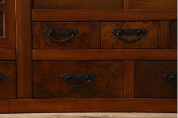 中古　民芸家具　楡材総無垢　重厚な佇まいが趣ある五尺水屋箪笥サイドボード(2)