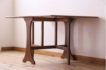 ヴィンテージ家具　北欧ビンテージ　G-PLAN(ジープラン)　チーク材のエクステンションテーブル(2)