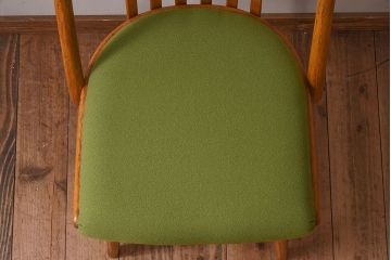 ヴィンテージ家具　ヨーロッパビンテージ　オーク材　かわいいチェア(1)