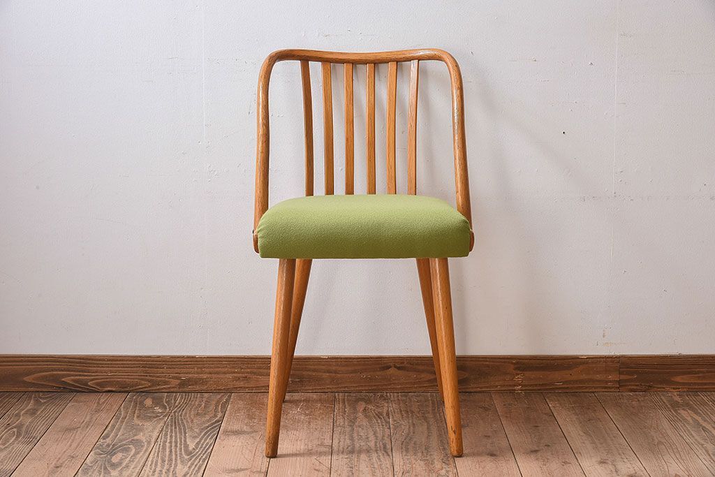 ヴィンテージ家具　ヨーロッパビンテージ　オーク材　かわいいチェア(2)