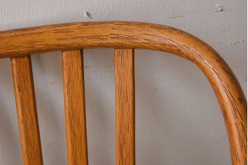 ヴィンテージ家具　ヨーロッパビンテージ　オーク材　かわいいチェア(2)