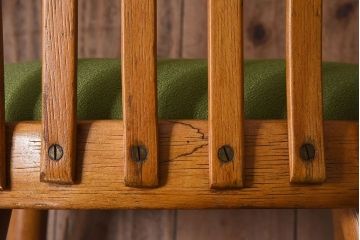 ヴィンテージ家具　ヨーロッパビンテージ　オーク材　かわいいチェア(2)