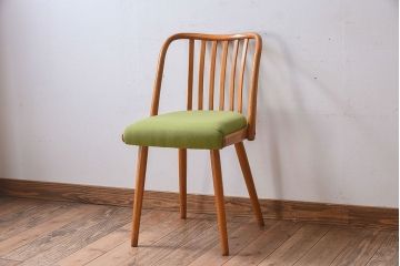 ヴィンテージ家具　ヨーロッパビンテージ　オーク材　かわいいチェア(3)