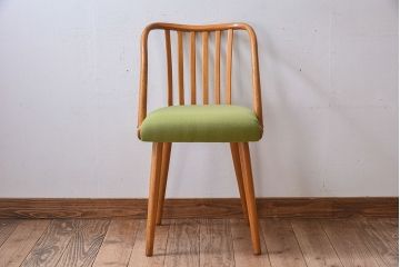 ヴィンテージ家具　ヨーロッパビンテージ　オーク材　かわいいチェア(3)