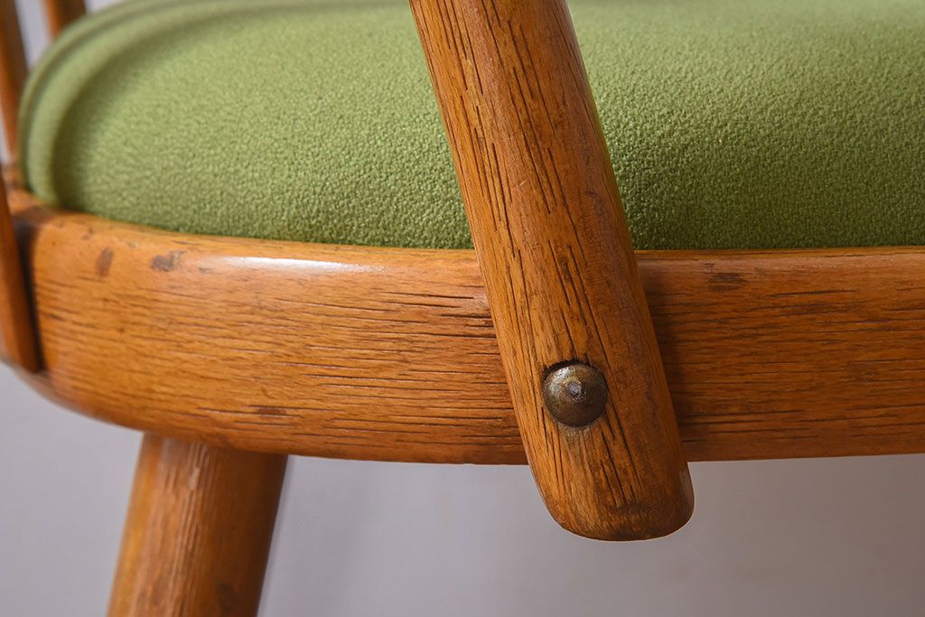 ヴィンテージ家具　ヨーロッパビンテージ　オーク材　かわいいチェア(3)