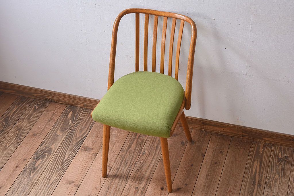 ヴィンテージ家具　ヨーロッパビンテージ　オーク材　かわいいチェア(3)