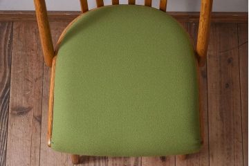 ヴィンテージ家具　ヨーロッパビンテージ　オーク材　かわいいチェア(3)