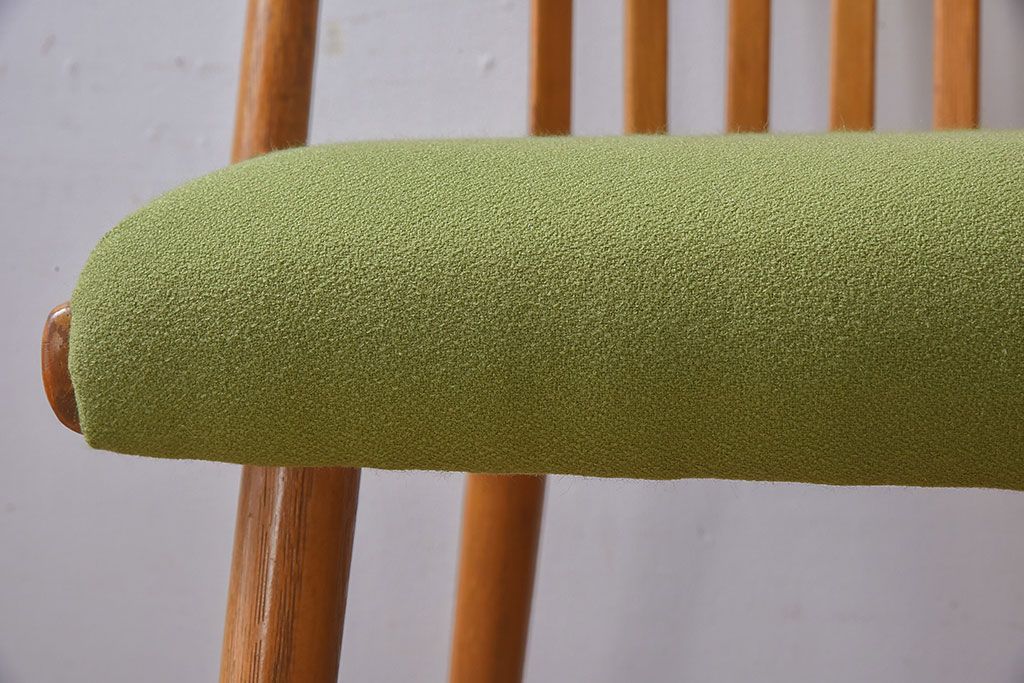 ヴィンテージ家具　ヨーロッパビンテージ　オーク材　かわいいチェア(3)