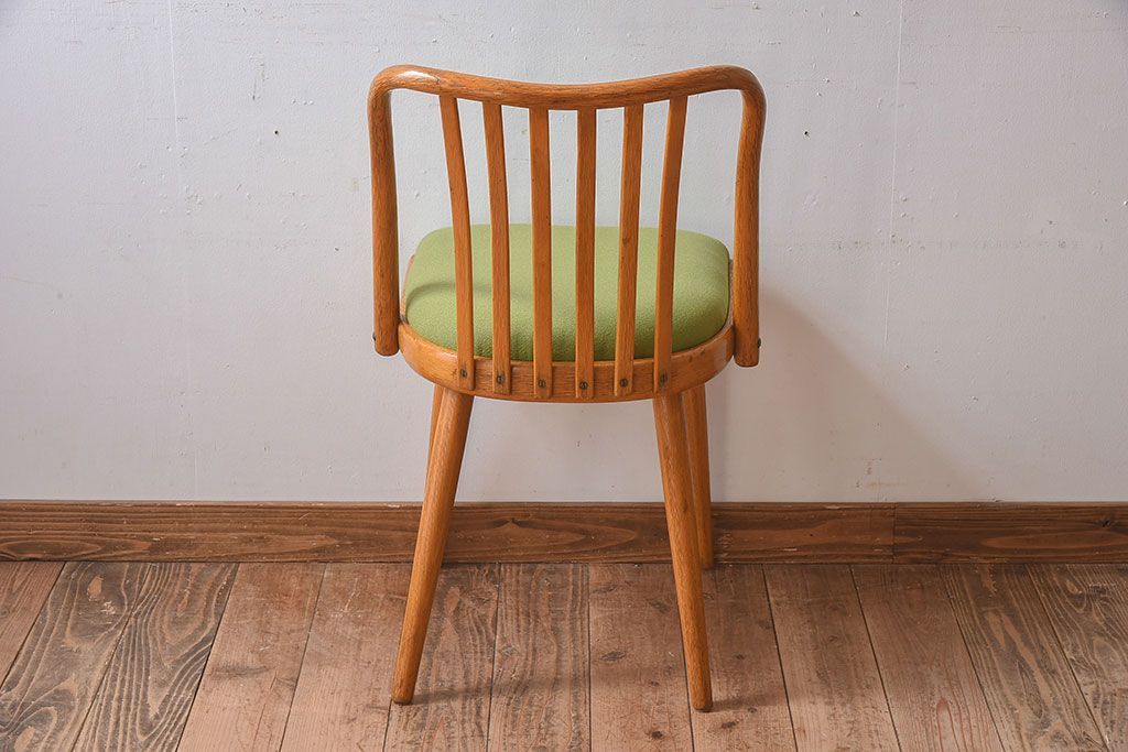 ヴィンテージ家具　ヨーロッパビンテージ　オーク材　かわいいチェア(3)