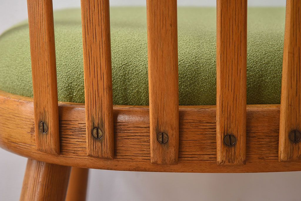 ヴィンテージ家具　ヨーロッパビンテージ　オーク材　かわいいチェア(3)