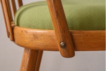 ヴィンテージ家具　ヨーロッパビンテージ　オーク材　かわいいチェア