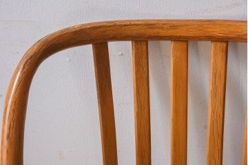 ヴィンテージ家具　ヨーロッパビンテージ　オーク材　かわいいチェア