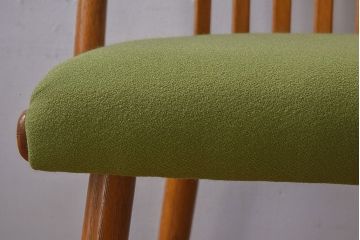 ヴィンテージ家具　ヨーロッパビンテージ　オーク材　かわいいチェア