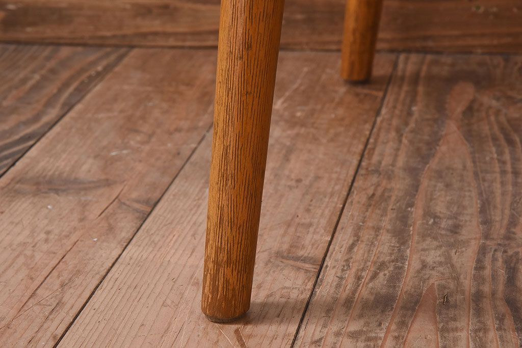 ヴィンテージ家具　ヨーロッパビンテージ　オーク材　かわいいチェア