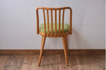 ヴィンテージ家具　ヨーロッパビンテージ　オーク材　かわいいチェア