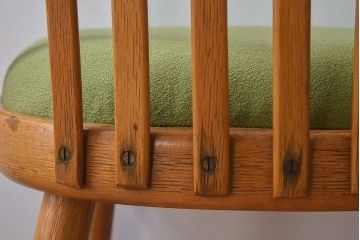 ヴィンテージ家具　ヨーロッパビンテージ　オーク材　かわいいチェア