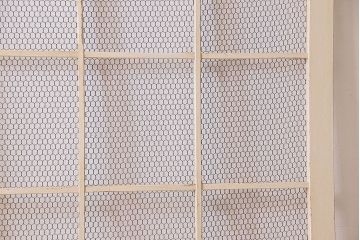 アンティークペイント建具　金網　シャビーなグリアージュ戸1枚(引き戸、ドア、仕切り戸)(R-024776)