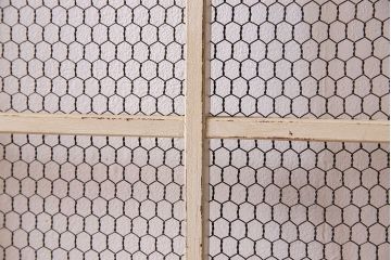 アンティークペイント建具　金網　シャビーなグリアージュ戸1枚(引き戸、ドア、仕切り戸)(R-024776)
