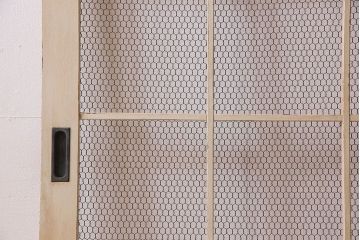 アンティークペイント建具　金網　シャビーなグリアージュ戸1枚(引き戸、ドア、仕切り戸)(R-024776)