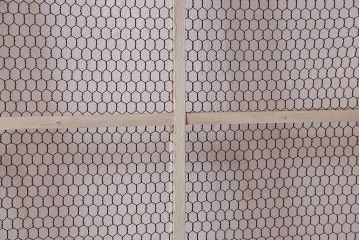 アンティークペイント建具　金網　シャビーなグリアージュ戸1枚(引き戸、ドア、仕切り戸)(R-024776)