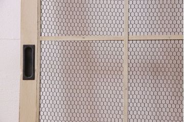 アンティークペイント建具　金網　シャビーなグリアージュ戸1枚(引き戸、ドア、仕切り戸)(R-024776)
