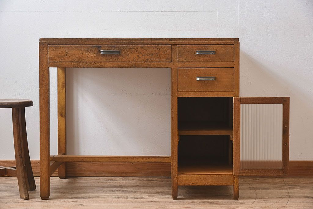 レトロ家具　和製アンティーク　モールガラス入り扉付き!古い木製のレトロな片袖机(学習机・デスク)