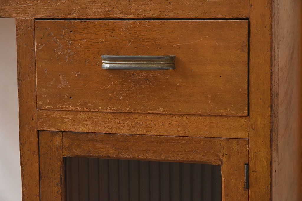 レトロ家具　和製アンティーク　モールガラス入り扉付き!古い木製のレトロな片袖机(学習机・デスク)