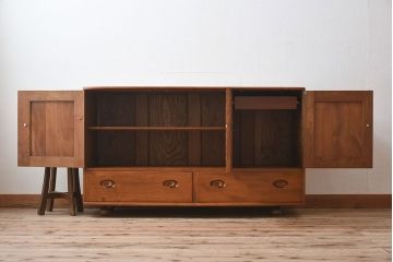 ヴィンテージ家具　イギリスビンテージ　楡材　ERCOL(アーコール)のキャスター付きサイドボード