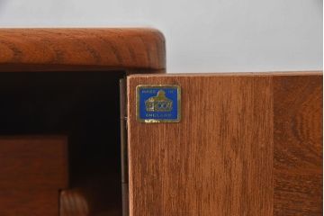 ヴィンテージ家具　イギリスビンテージ　楡材　ERCOL(アーコール)のキャスター付きサイドボード