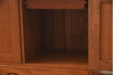ヴィンテージ家具　イギリスビンテージ　楡材　ERCOL(アーコール)のキャスター付きサイドボード