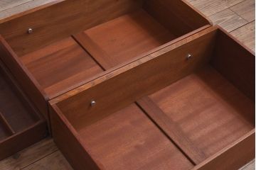 ヴィンテージ家具　イギリスビンテージ　楡材　ERCOL(アーコール)のキャスター付きサイドボード