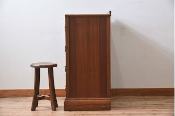 アンティーク家具　イギリスアンティーク　チーク材　小ぶりなチェスト