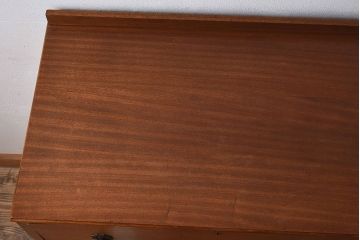 アンティーク家具　イギリスアンティーク　チーク材　小ぶりなチェスト