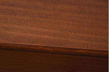 アンティーク家具　イギリスアンティーク　チーク材　小ぶりなチェスト