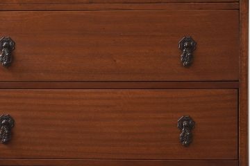 アンティーク家具　イギリスアンティーク　チーク材　小ぶりなチェスト