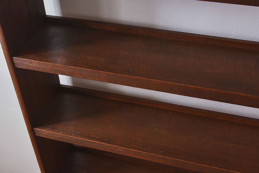 レトロ家具　昭和レトロ 透かし彫り　古い木製の縦型アンティーク本棚