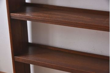 レトロ家具　昭和レトロ 透かし彫り　古い木製の縦型アンティーク本棚