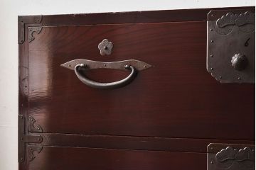 明治期　前面欅材製　極美品!漆が美しい衣装箪笥(二本松重ね箪笥)