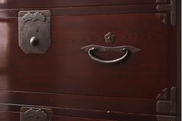 明治期　前面欅材製　極美品!漆が美しい衣装箪笥(二本松重ね箪笥)